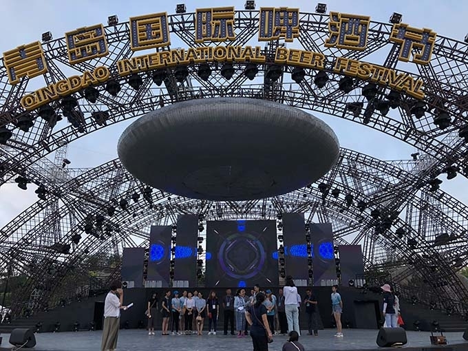 青島演藝設(shè)備租賃行業(yè)的兩個發(fā)展方向